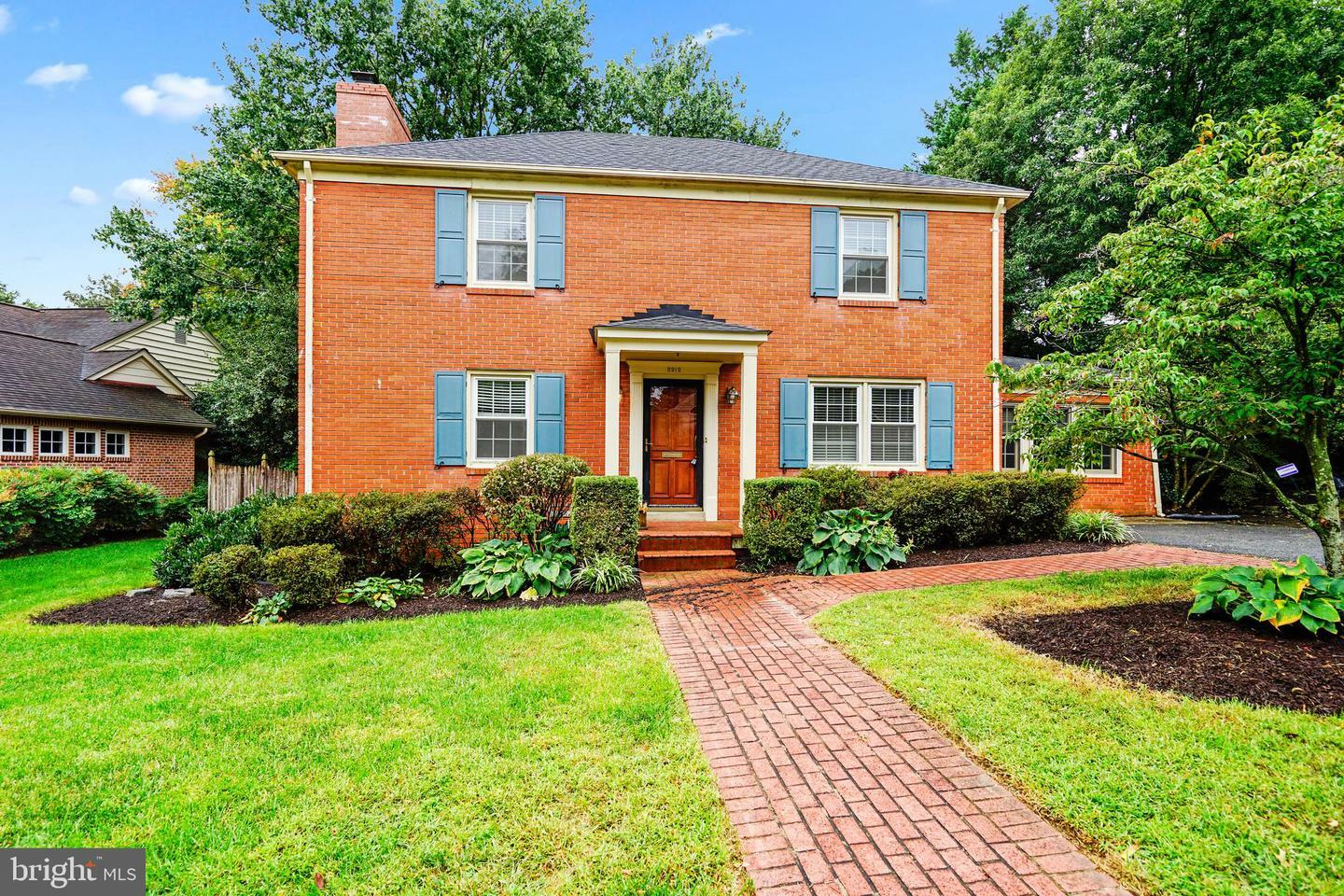 Property Photo:  2912 Dartmouth Road  VA 22314 