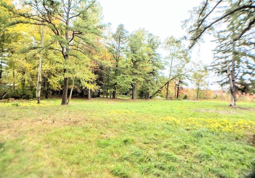 Property Photo:  105 Log Road  PA 18347 