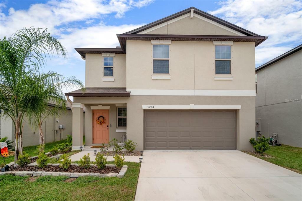 Property Photo:  5208 White Chicory Drive  FL 33572 