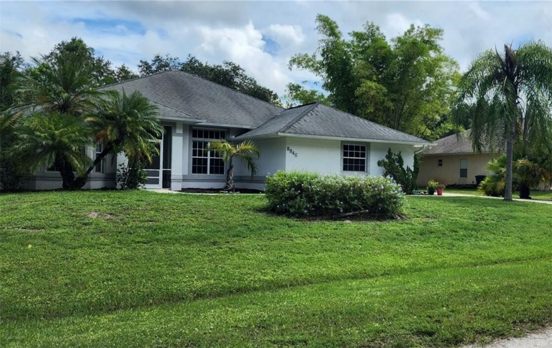 Property Photo:  8846 93rd Court  FL 32967 