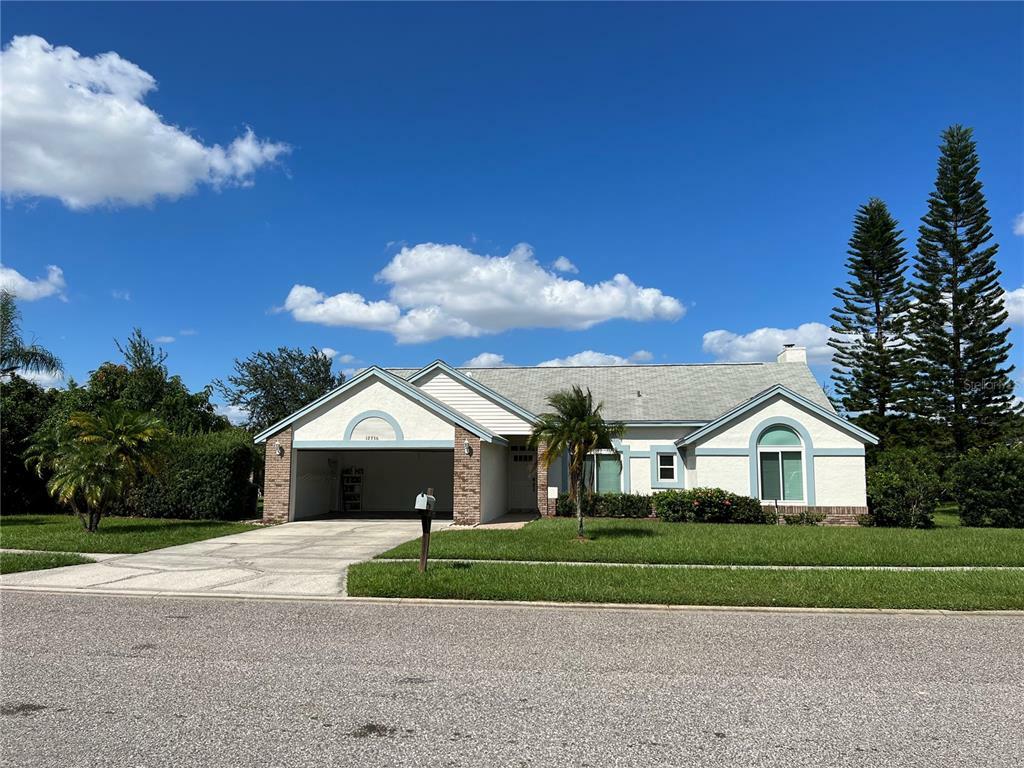 Property Photo:  12736 Newfield Drive  FL 32837 