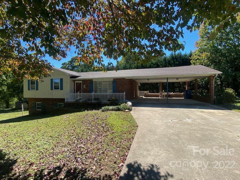 Property Photo: 1705 Carriage Lane NC 28638