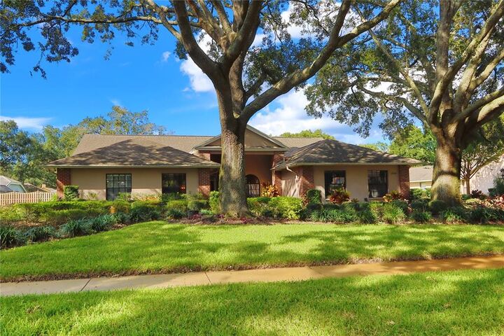 Property Photo:  1440 Hounds Hollow Court  FL 33549 
