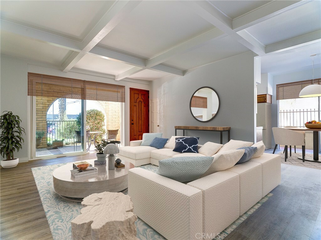 Property Photo:  375 E 36th Street 6  CA 90807 