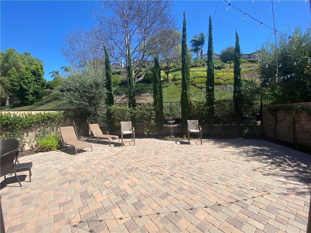 Property Photo:  27556 Country Lane Road  CA 92677 