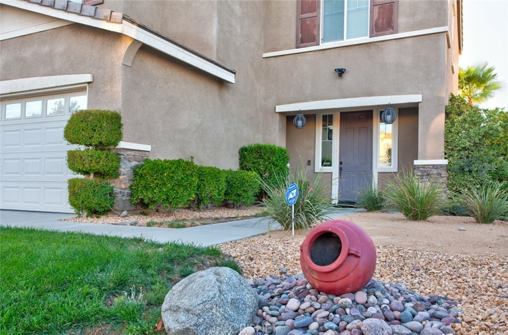 Property Photo:  37735 Bluette Lane  CA 93551 