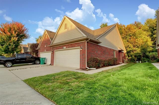 Property Photo:  19281 Heiden Drive  MI 48174 
