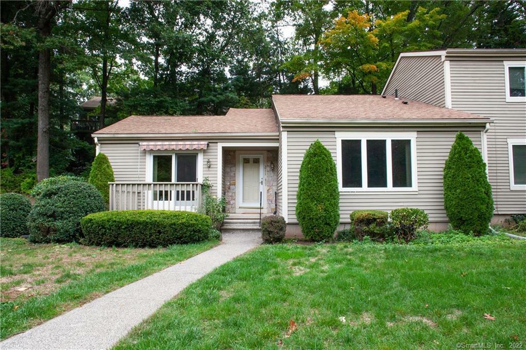 Property Photo:  211 Waters Edge Drive  CT 06489 