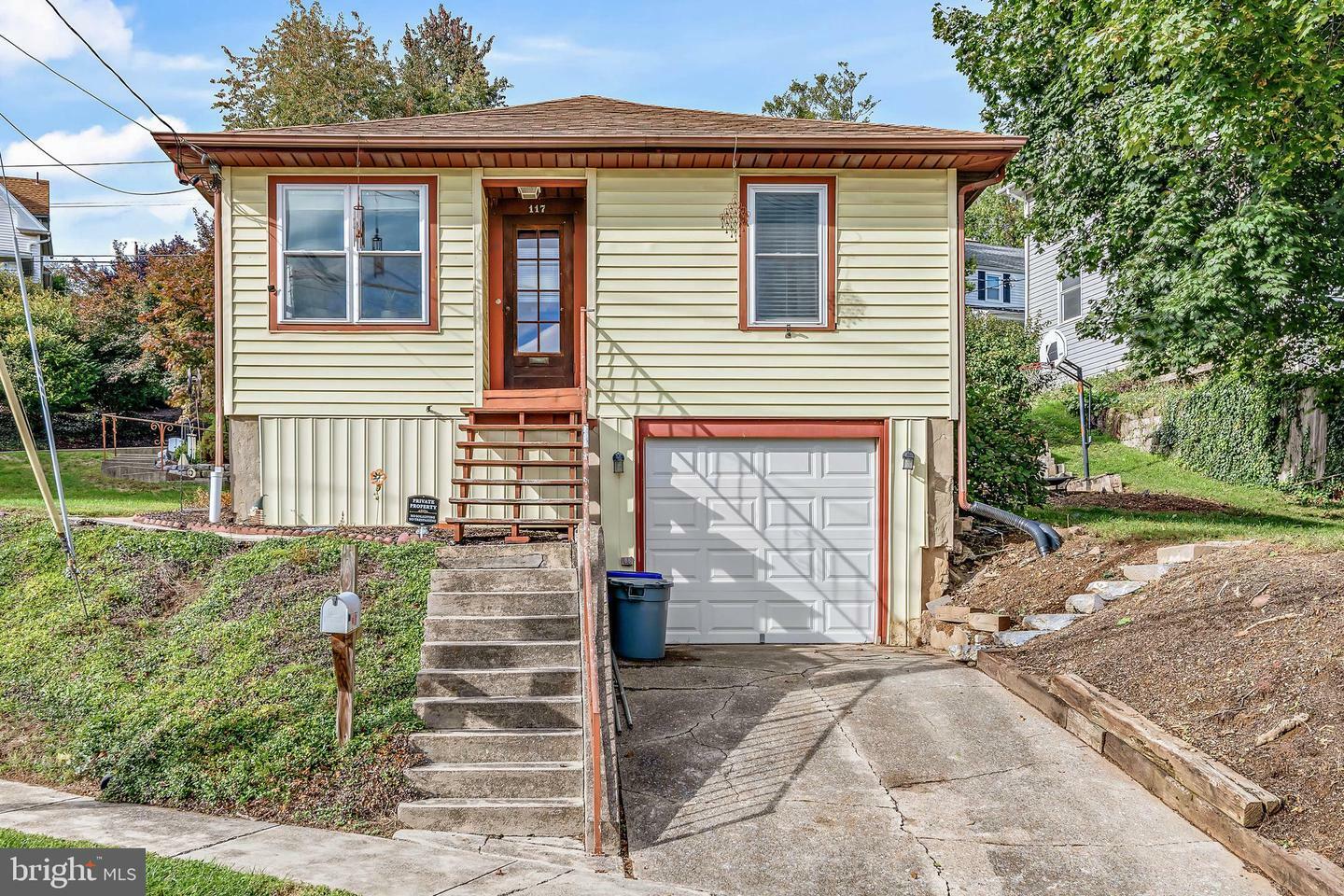 Property Photo: 117 N 9th Street PA 17043