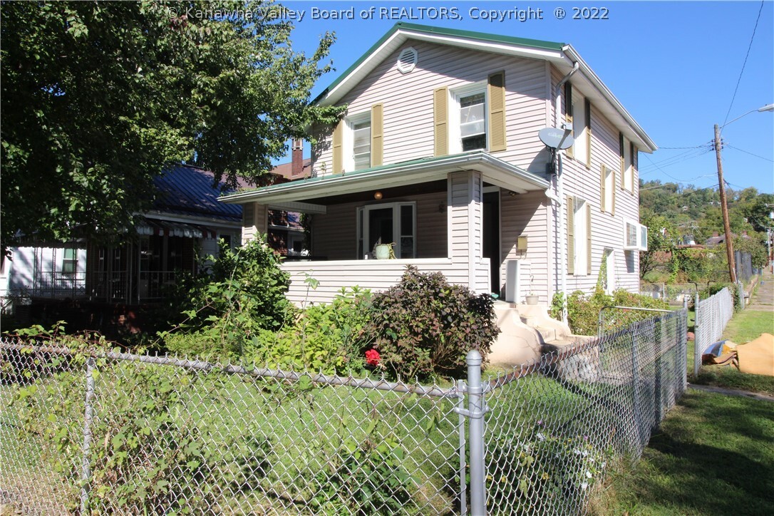 Property Photo: 1302 Madison Street WV 25302