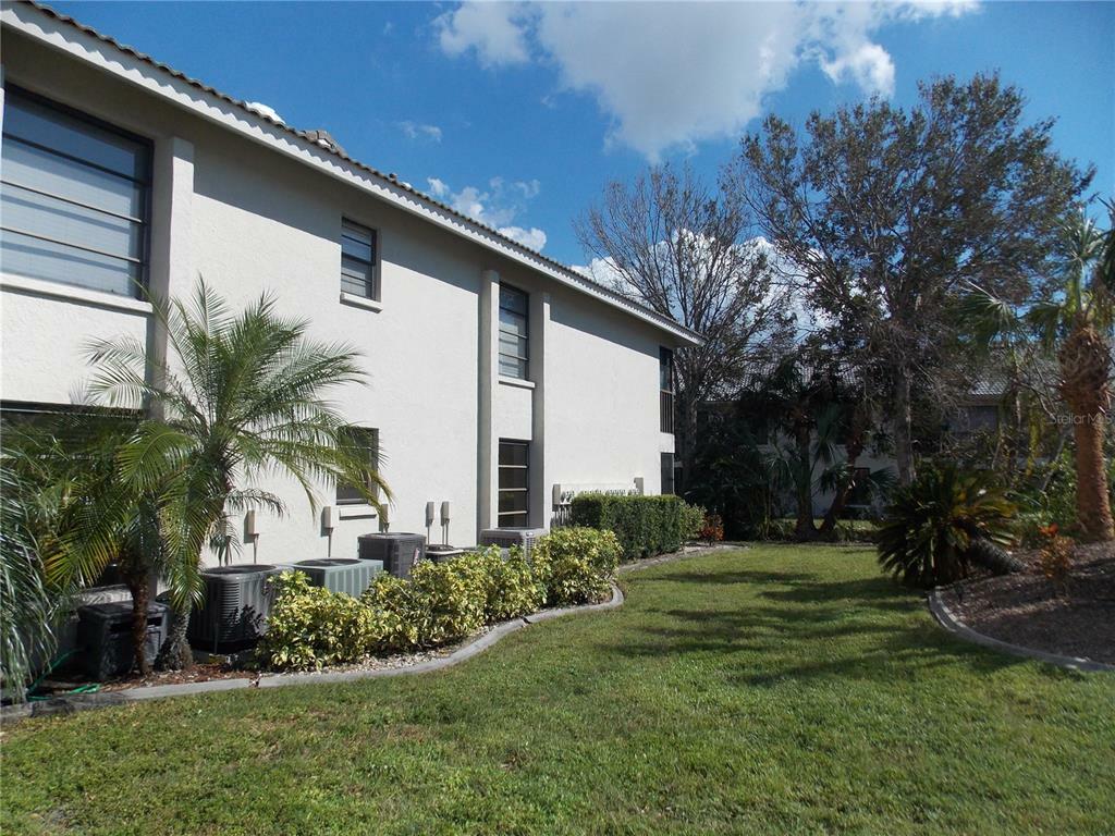 Property Photo:  932 Capri Isles Boulevard 118  FL 34292 