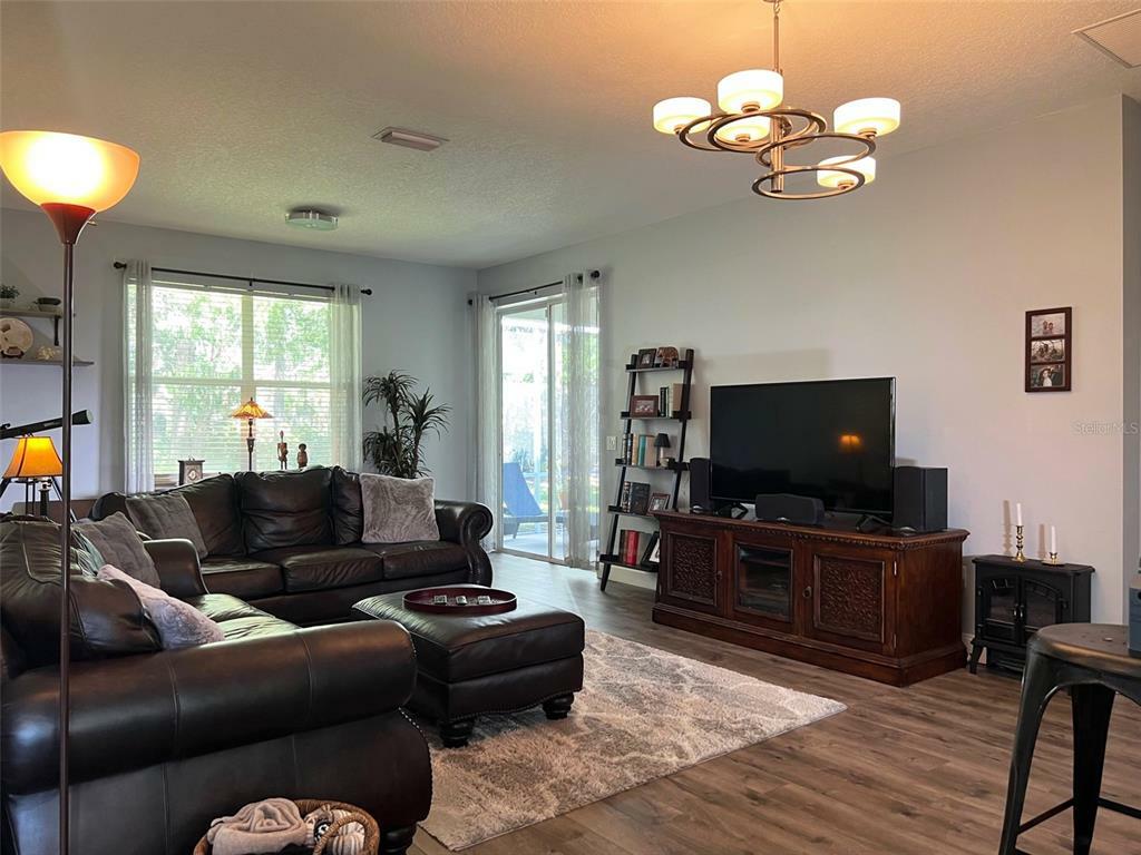 Property Photo:  12109 Whistling Way  FL 34202 