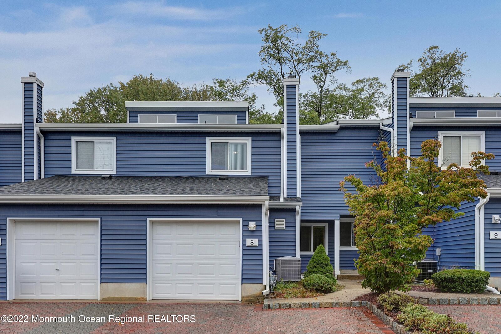 Property Photo:  8 Rambling Meadow Court  NJ 07724 
