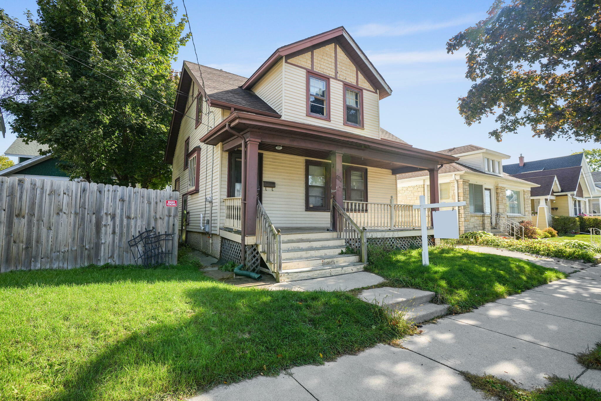 Property Photo:  823 Hayes Ave  WI 53405 