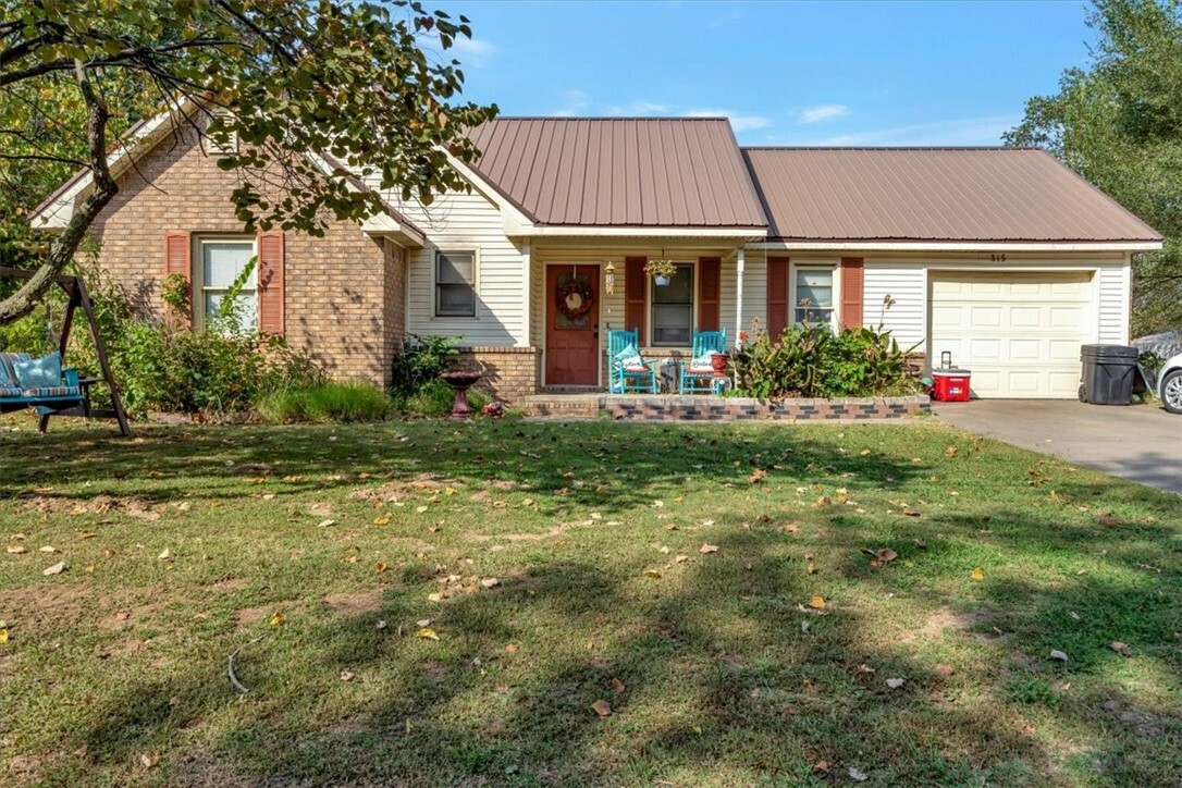 Property Photo:  315 E Adams Street  AR 72744 