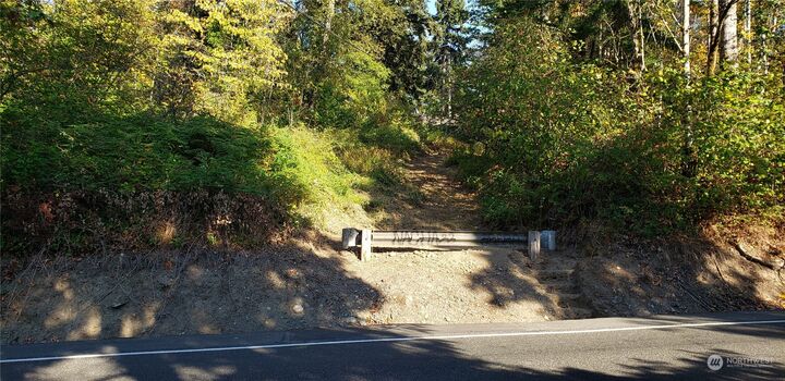 Property Photo:  107 Xx  105th Place SE  WA 98002 