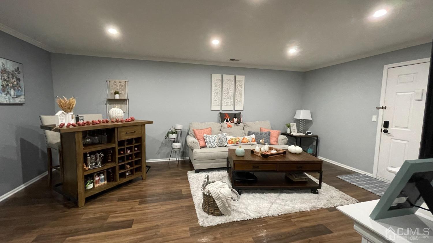 Property Photo: 29 Foxhall Court B NJ 08846