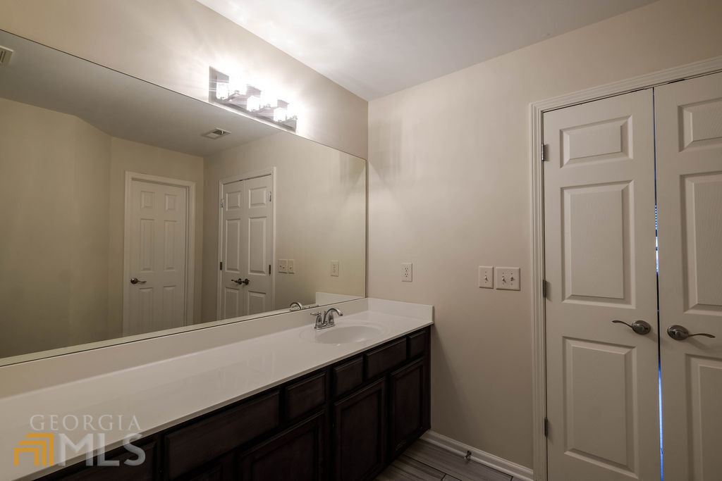Property Photo: 2959 Oshields Court SW 5 GA 30060