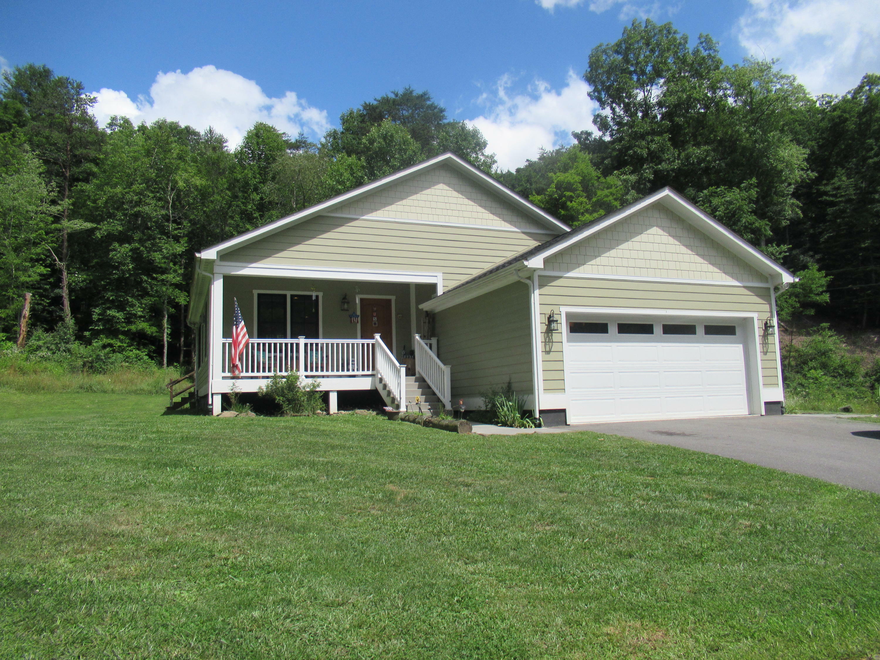 Property Photo: 4455 Harts Run Rd WV 24925