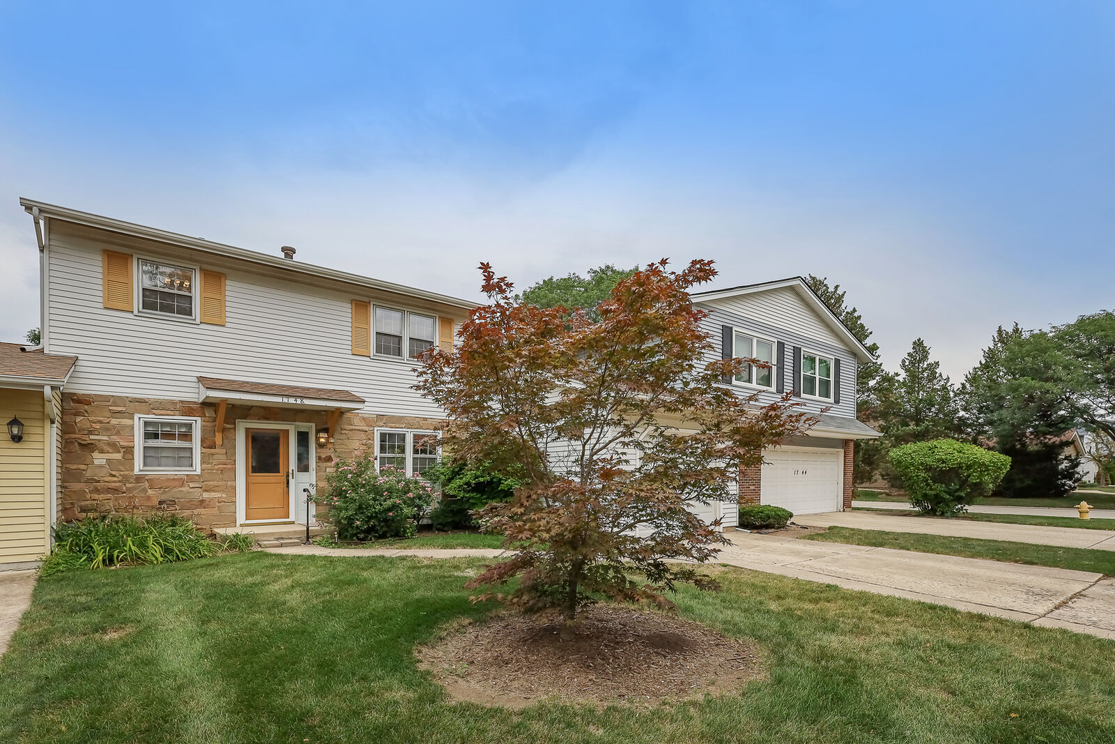 Property Photo:  1748 Prentiss Drive  IL 60516 