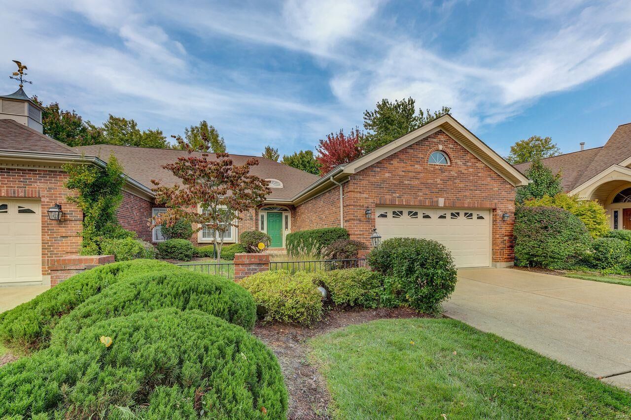 Property Photo:  12361 Courtyard Lake Drive  MO 63127