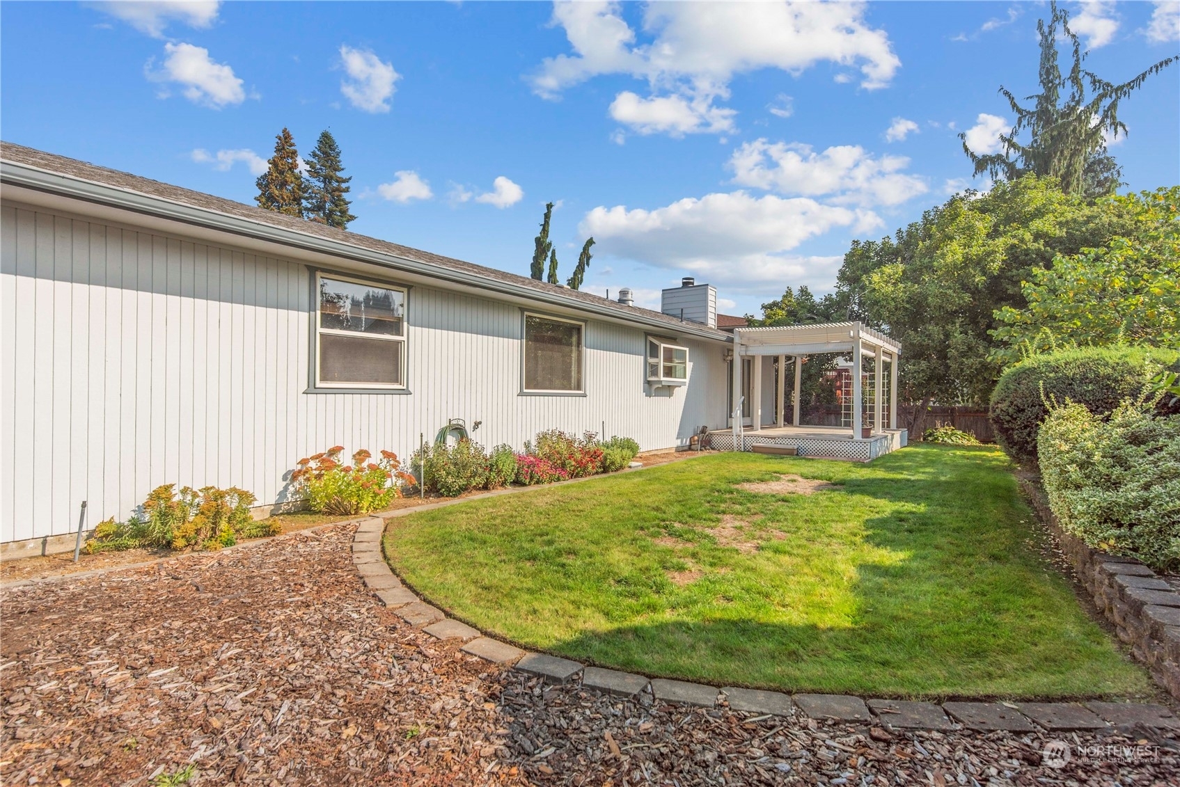 Property Photo: 1711 Lexington Place WA 98801