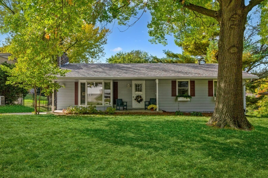 Property Photo:  1628 68th Street  IA 50324 