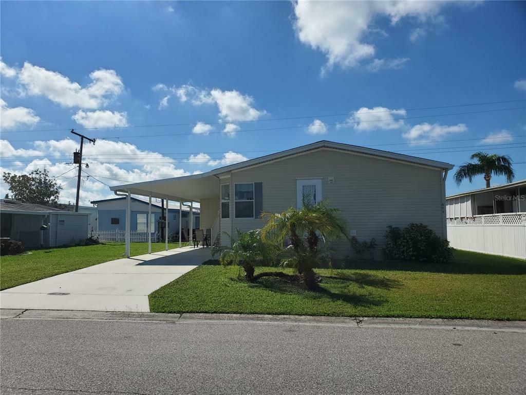 Property Photo:  604 50th Avenue W  FL 34207 