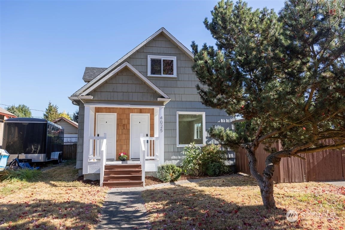 Property Photo:  4025 Tacoma Avenue S  WA 98418 