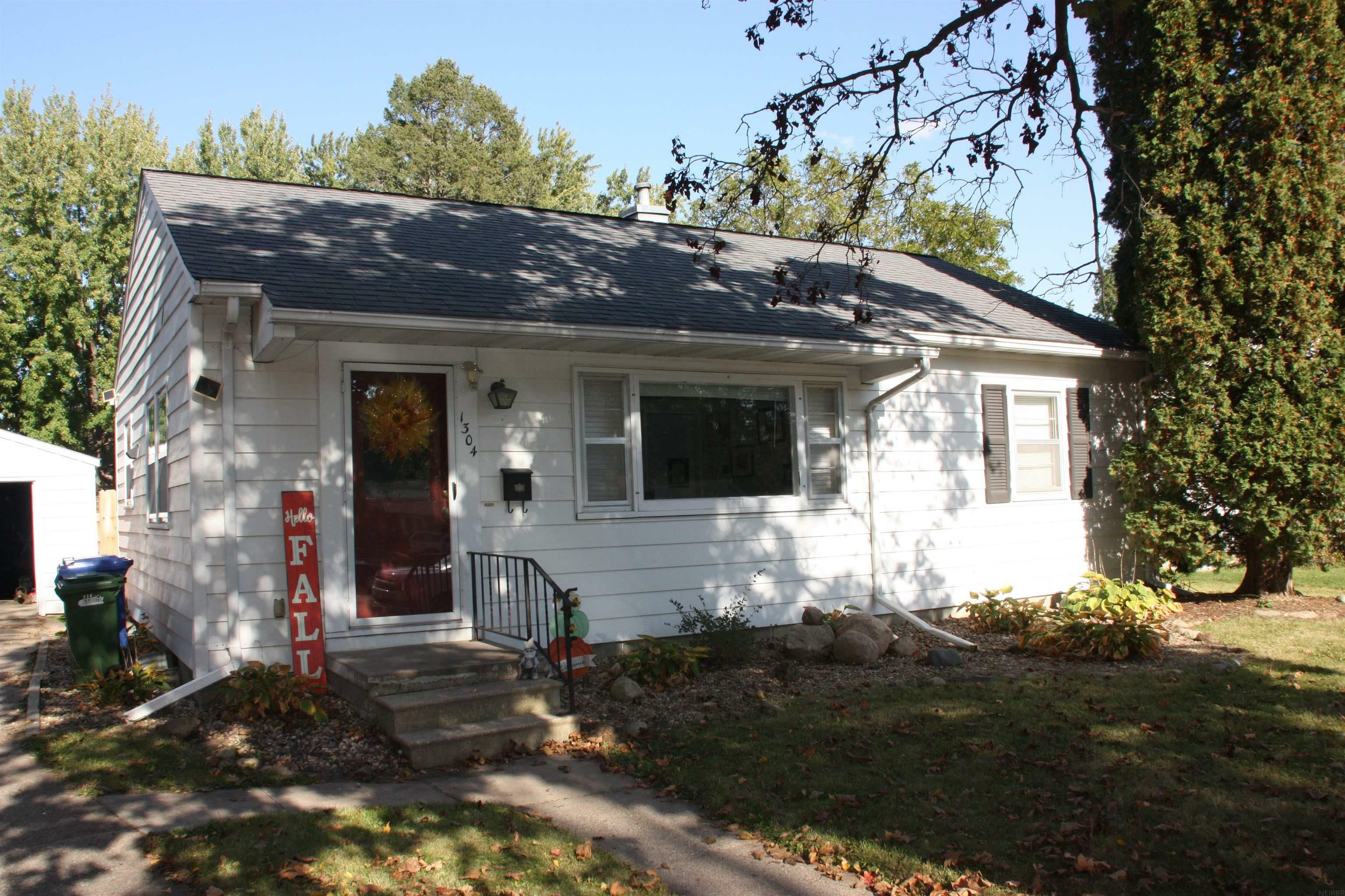 Property Photo:  1304 SW 2nd Avenue  IA 50677 