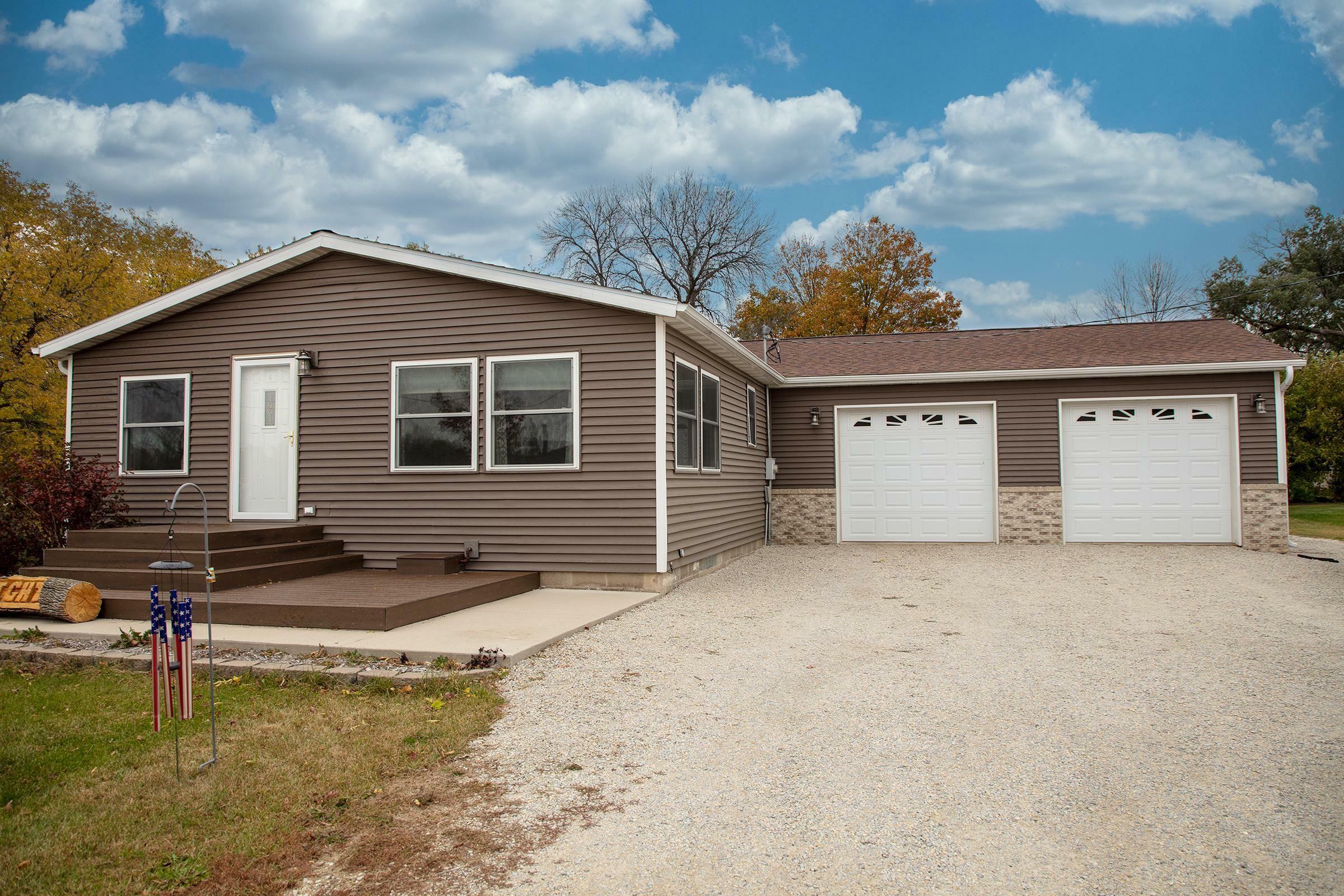 Property Photo:  100 Maple St  IA 50658 