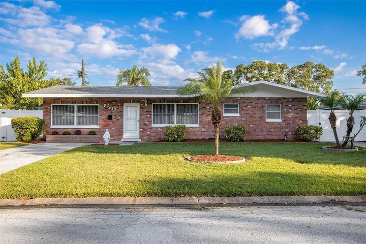 Property Photo: 5517 24th Avenue N FL 33710