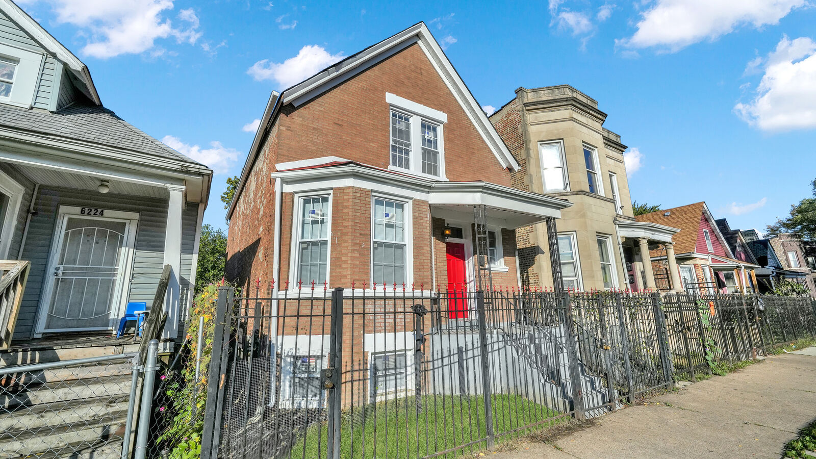 Property Photo: 6220 S Laflin Street IL 60636