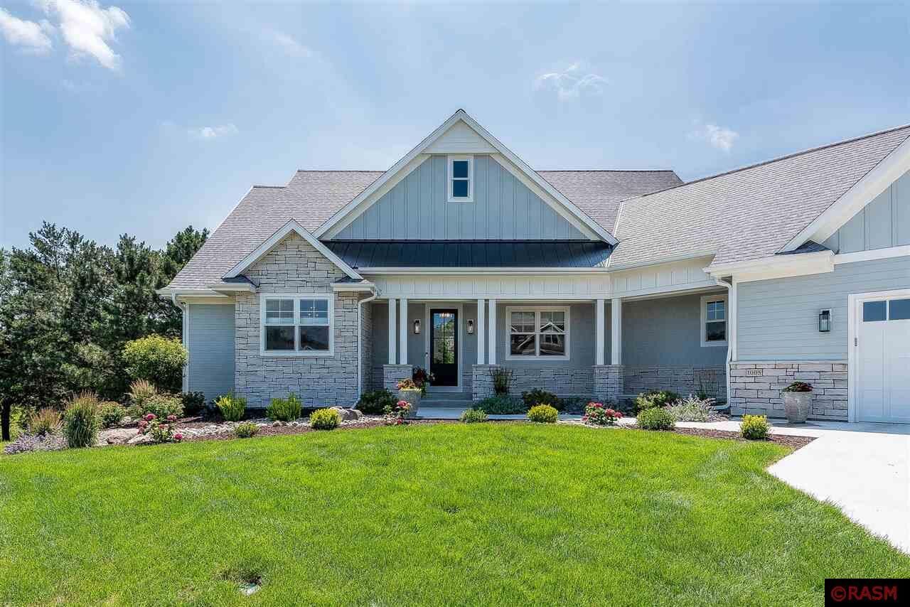 Property Photo: 1005 Applewood Court MN 56001