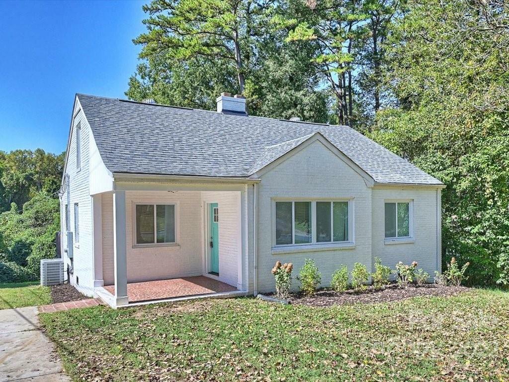 Property Photo: 2634 Beech Nut Road NC 28208
