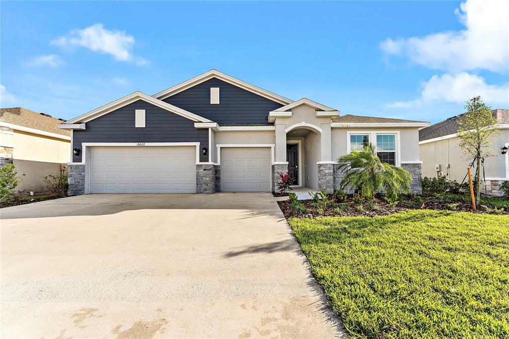 Property Photo: 16622 Barnwood Pl FL 34211