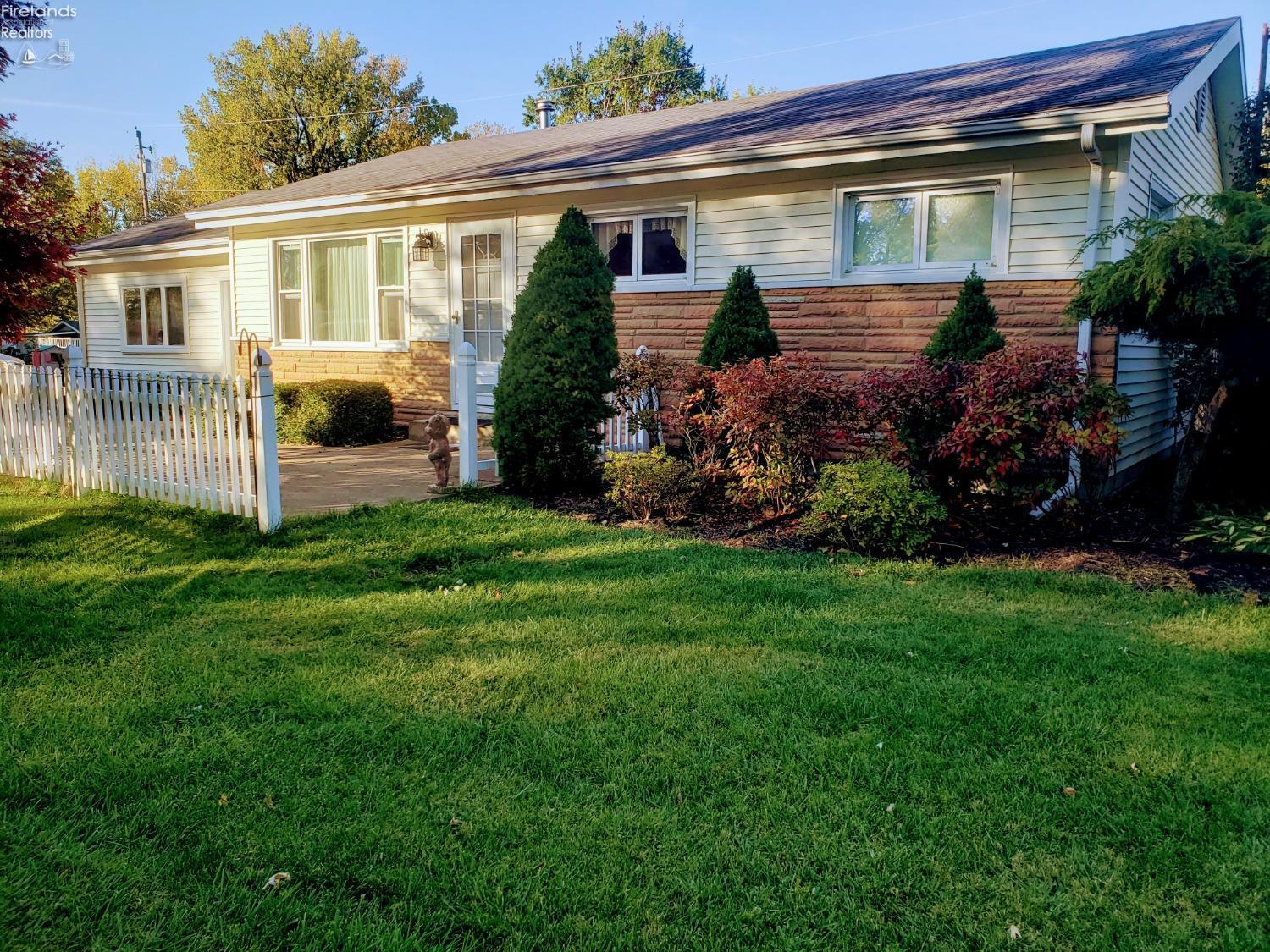 Property Photo: 1510 Sunset Plaza OH 44870