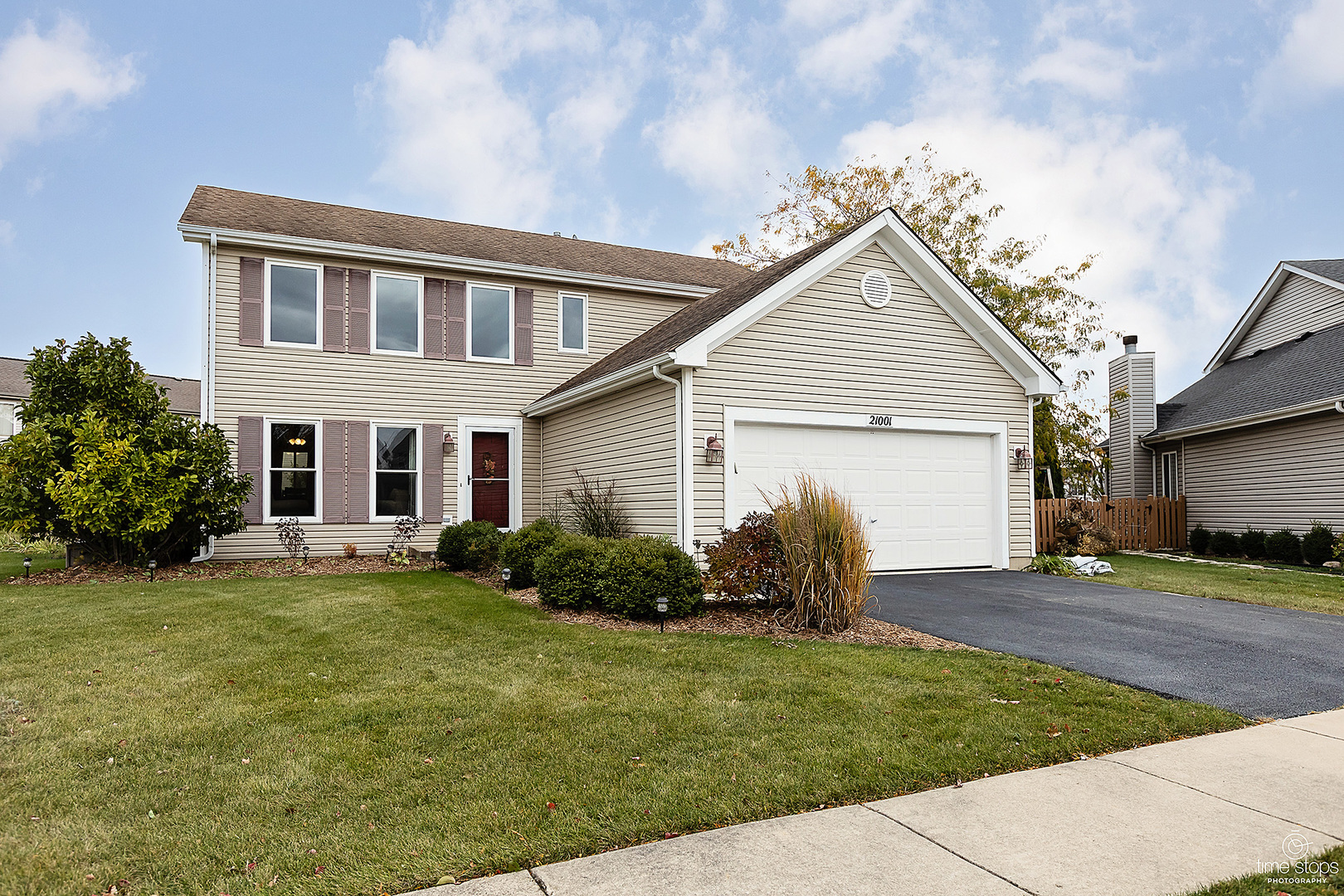 Property Photo: 21001 W Bloomfield Drive IL 60544