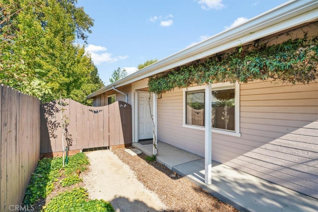 Property Photo:  167 E Dana Street  CA 93444 