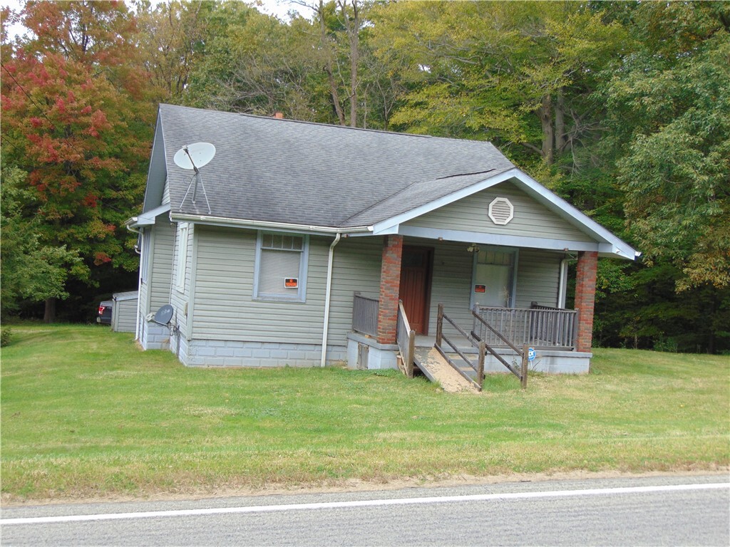 Property Photo: 2095 Indian Head Rd PA 15469