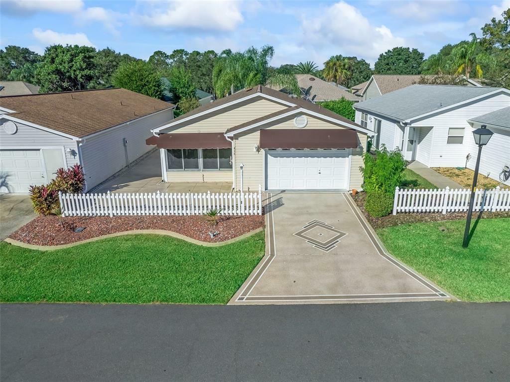 Property Photo:  416 Hildalgo Drive  FL 32159 