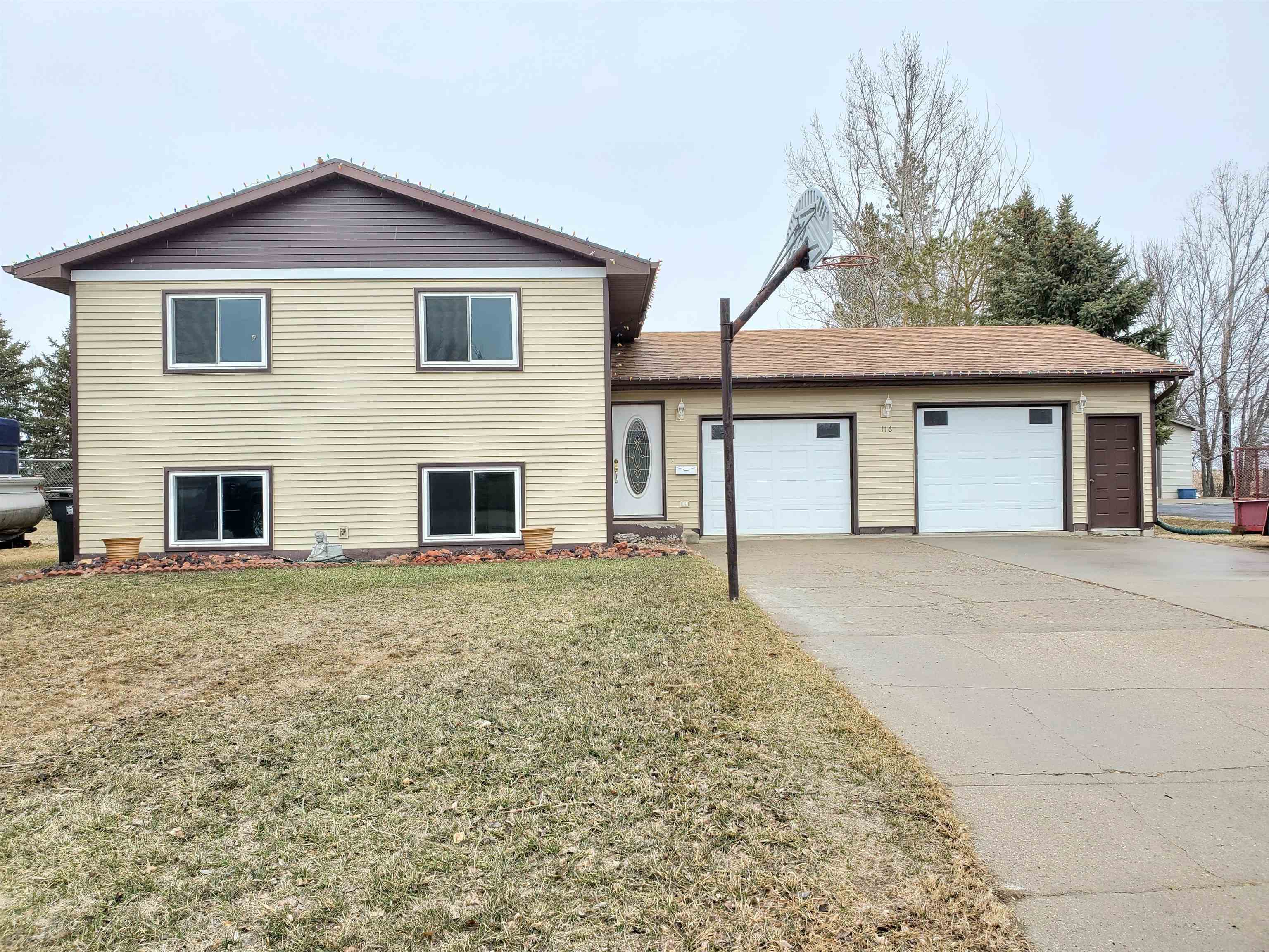 Property Photo:  116 4th  St NE  ND 58785 