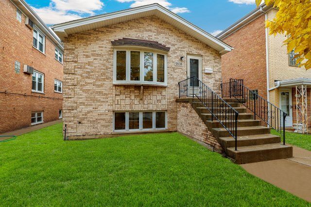 Property Photo: 5838 W Giddings Street IL 60630