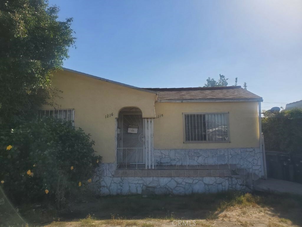 Property Photo:  1216 W 61st Street  CA 90044 