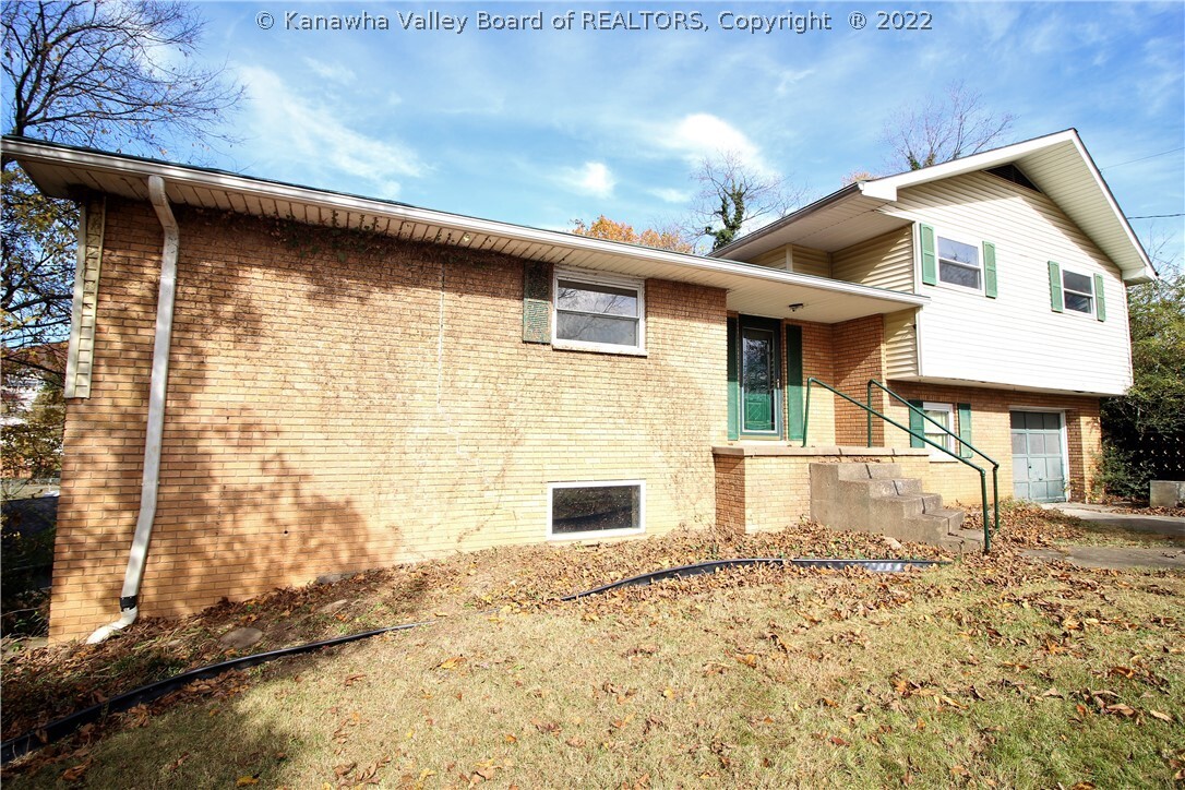 Property Photo: 5435 Longview Drive WV 25313
