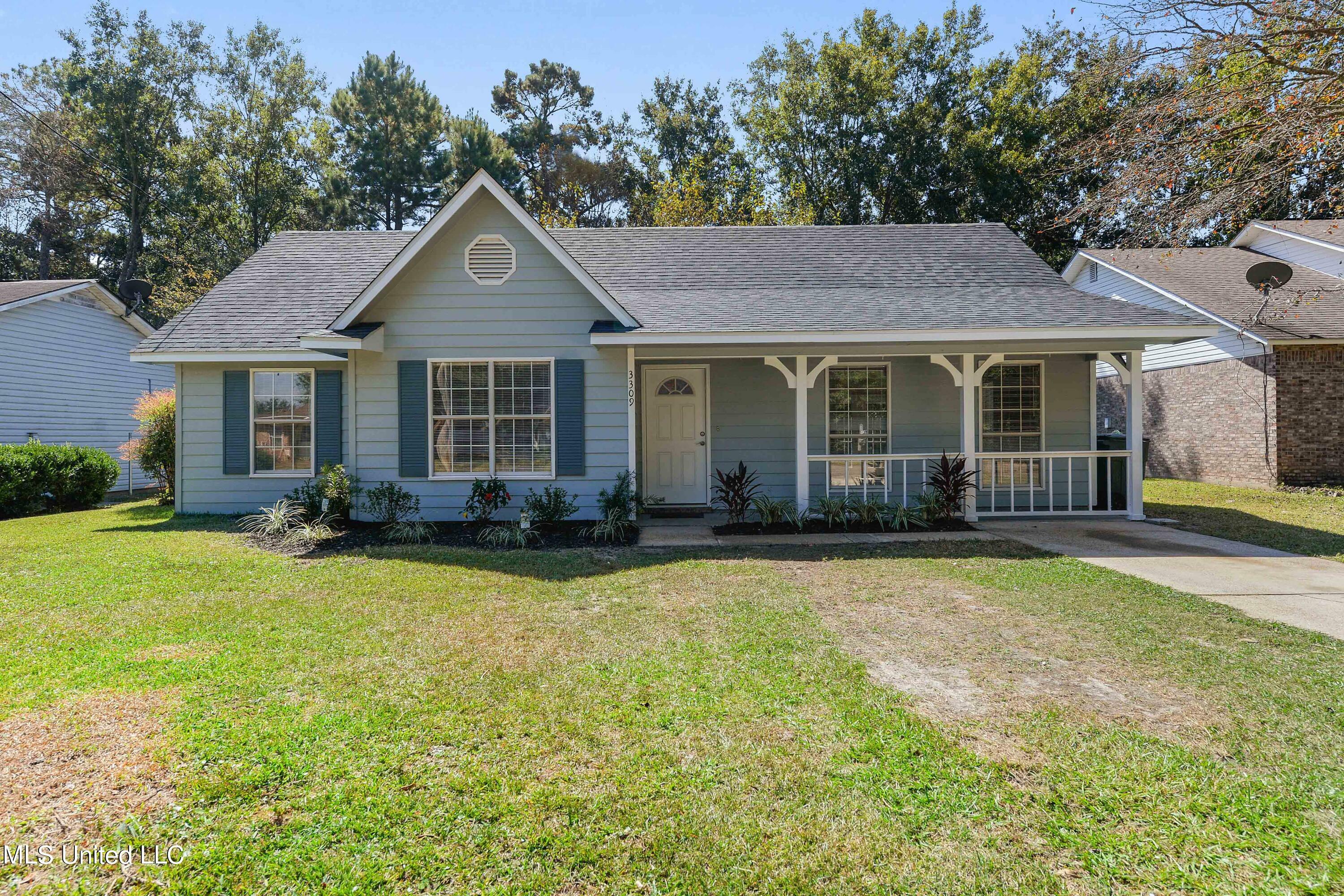 Property Photo:  3309 Neptune Drive  MS 39553 