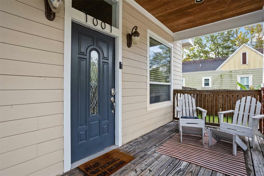 Property Photo: 1001 Queen Street N FL 33713
