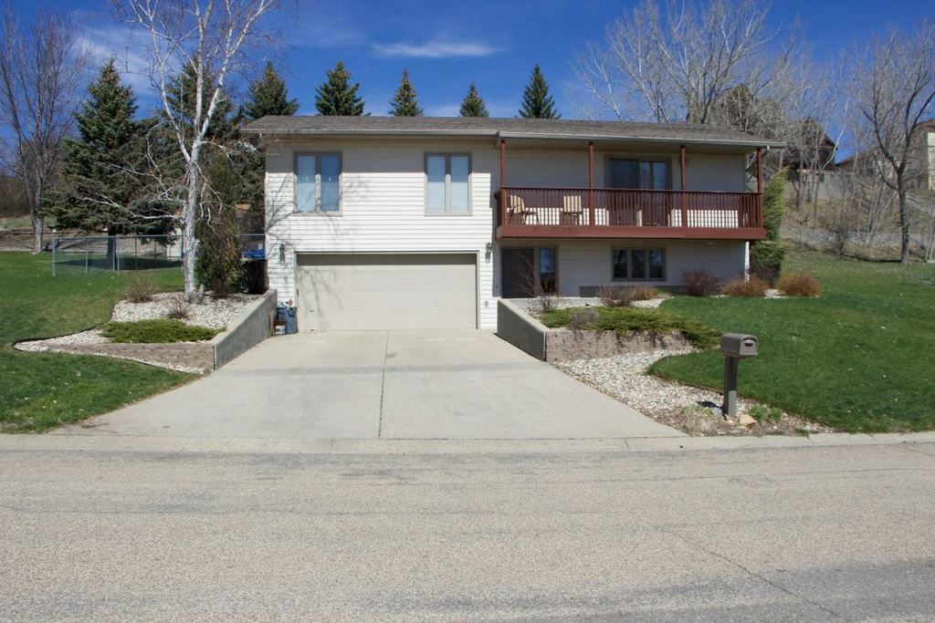 Property Photo:  1620 Terrace Dr  ND 58703 