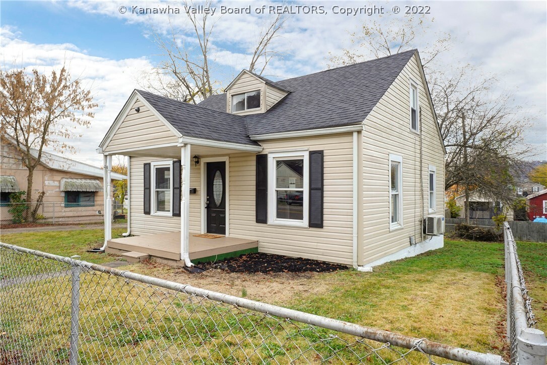 Property Photo: 108 Main Avenue WV 25143