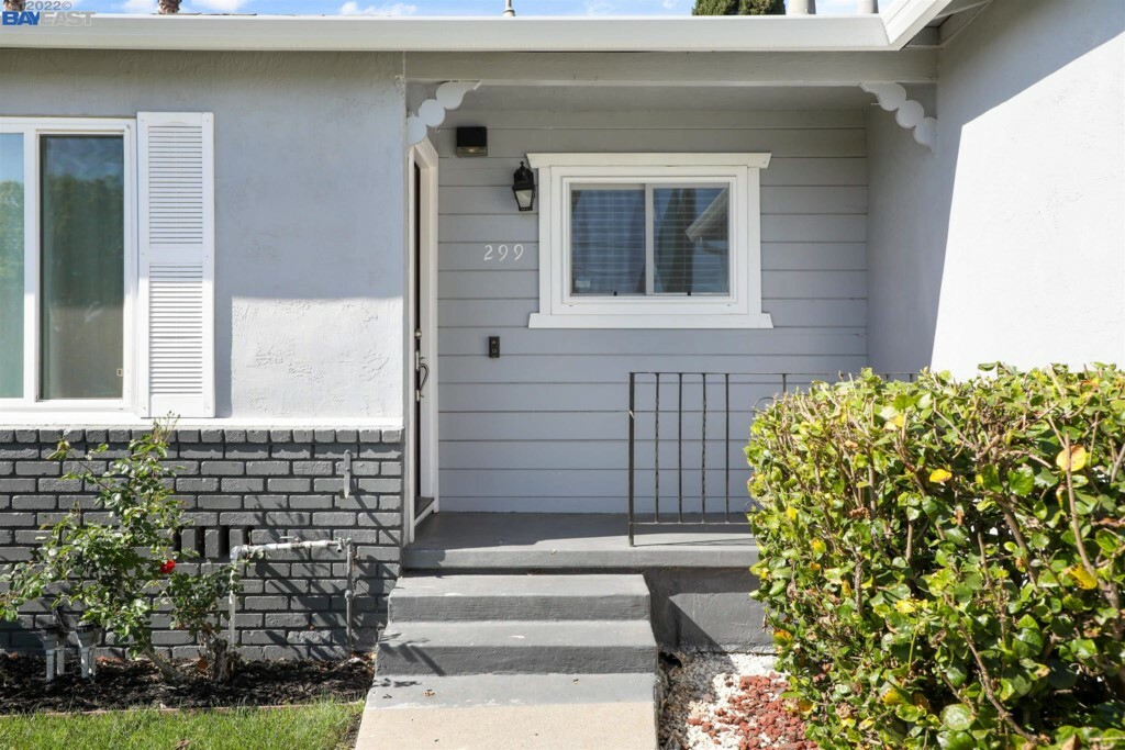 Property Photo:  299 William Way  CA 94565 